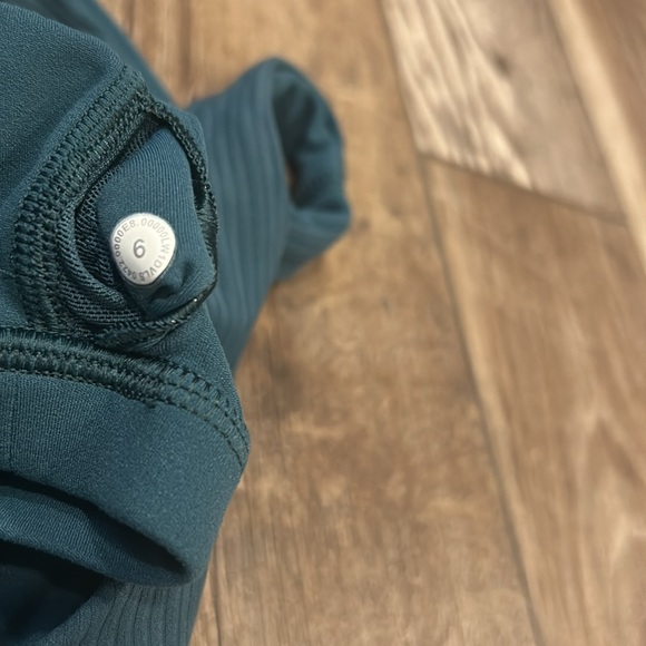 Lululemon Align Ribbed Tank Top in Green Jasper Size 6 - Picture 8 of 9